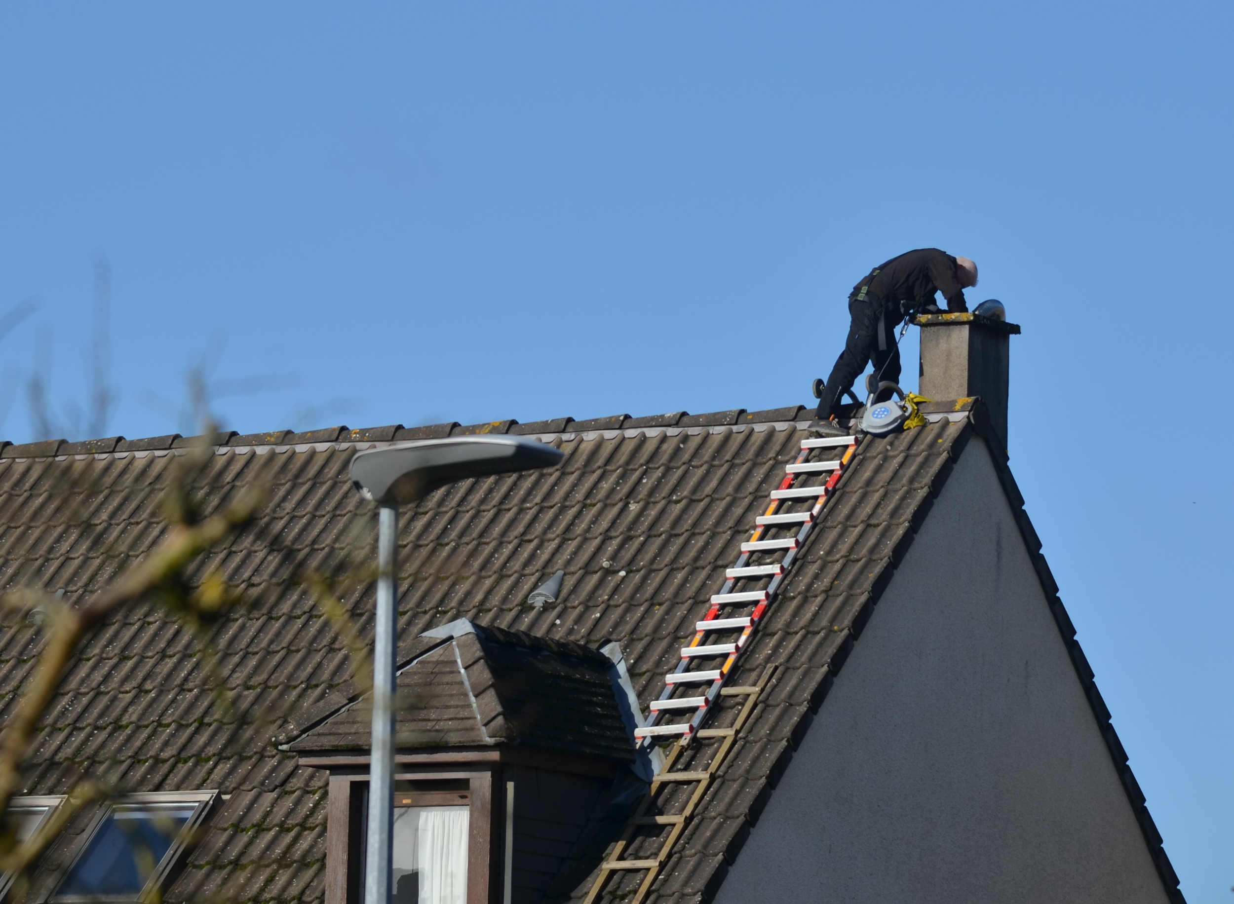 Pose velux Dordogne - chassainttoitures.fr
